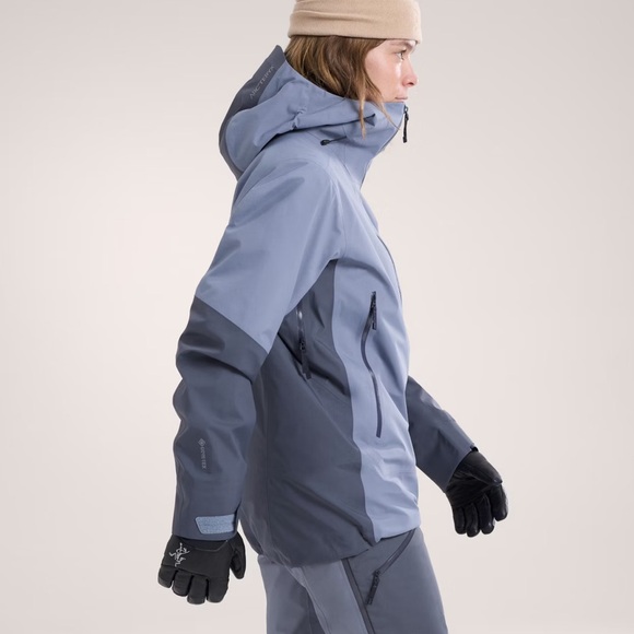 SOLD $750 Arcteryx Women’s sz S Sentinel GORE-TEX Ski Snowboard Jacket Shell - Picture 3 of 7